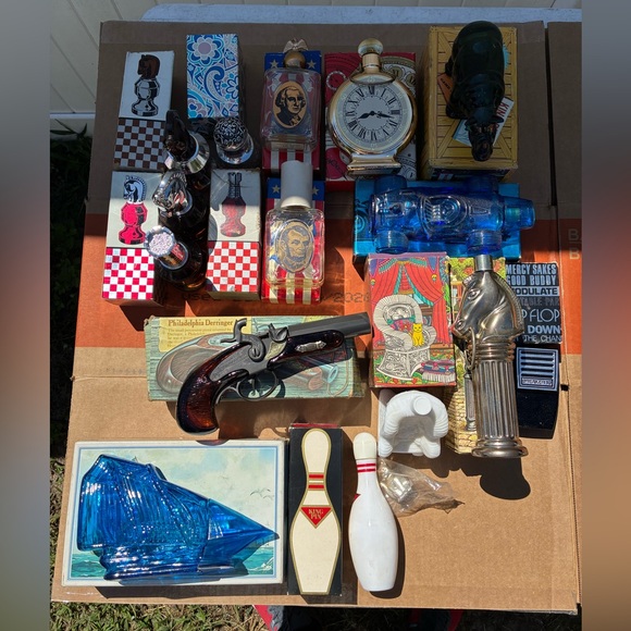 Mixed Lot Of 15 Vintage AVON Bottles Empty With Original Boxes Decanters Vtg - Picture 1 of 12